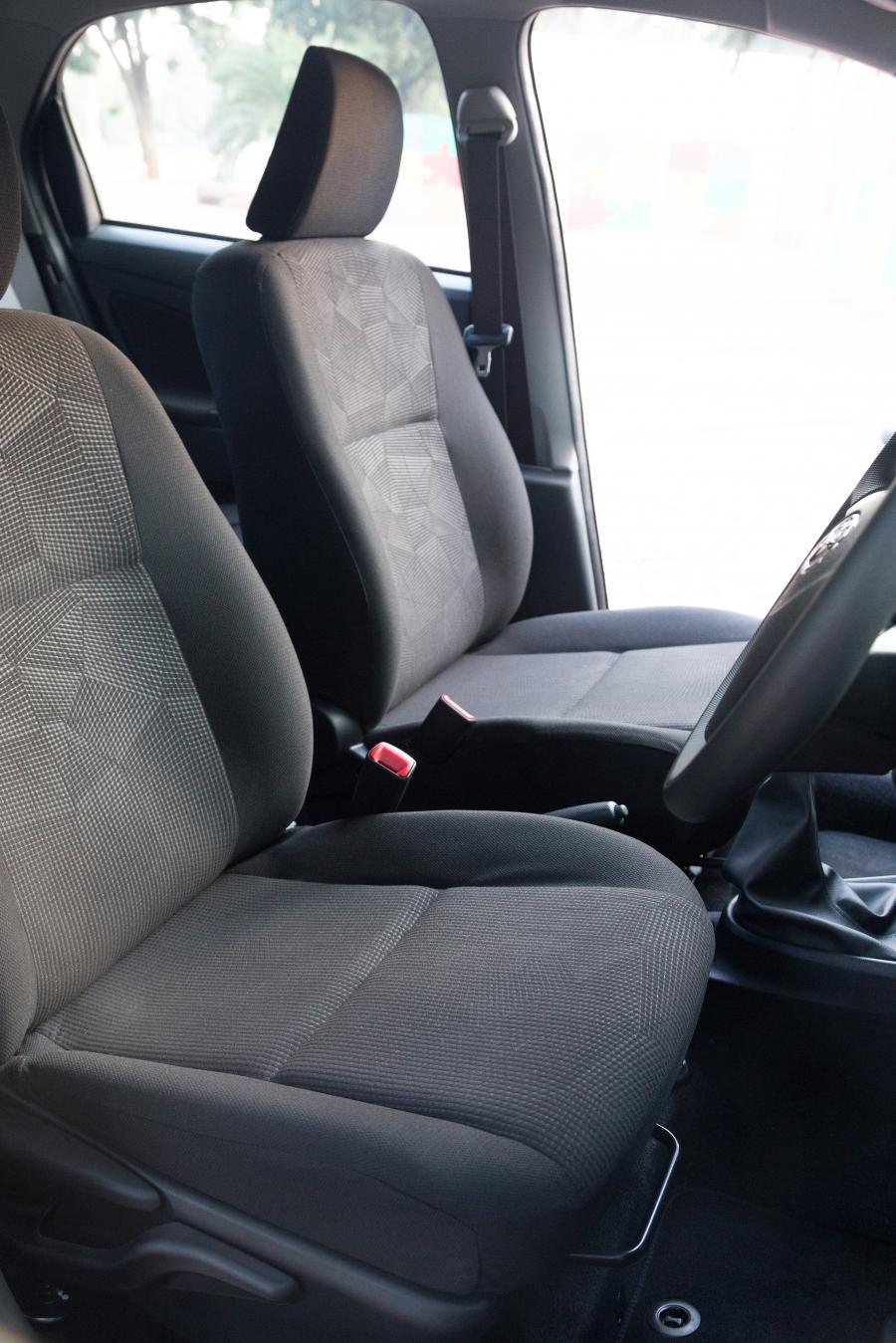 Интерьер Toyota Etios Sedan Sprint 2017 года  (ZA) (фото 26 из 40)